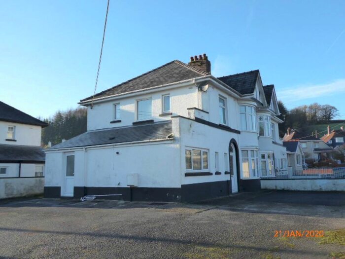 4 Bedroom Property To Rent In Mostyn Avenue, Carmarthen, SA31