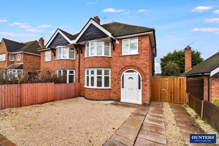 3 Bedroom Semi Detached House For Sale In Carlton Drive, Wigston, LE18