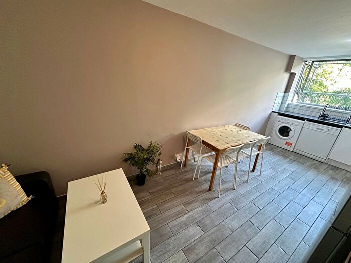 5 Bedroom Flat To Rent In Barandon Walk, Imperial College London, Notting Hill, London, Latimer Road, Ladbroke Grove, Holland Park, W11