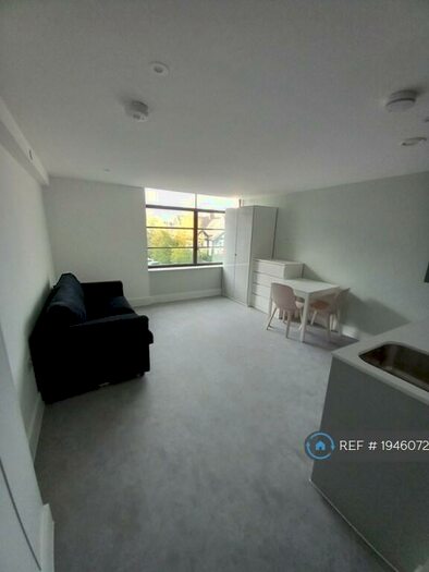 Studio To Rent In Nouveau House, Enfield, EN1