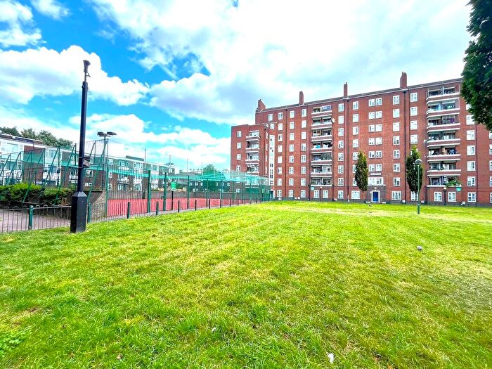 3 Bedroom Flat To Rent In Clarence Way, London, NW1