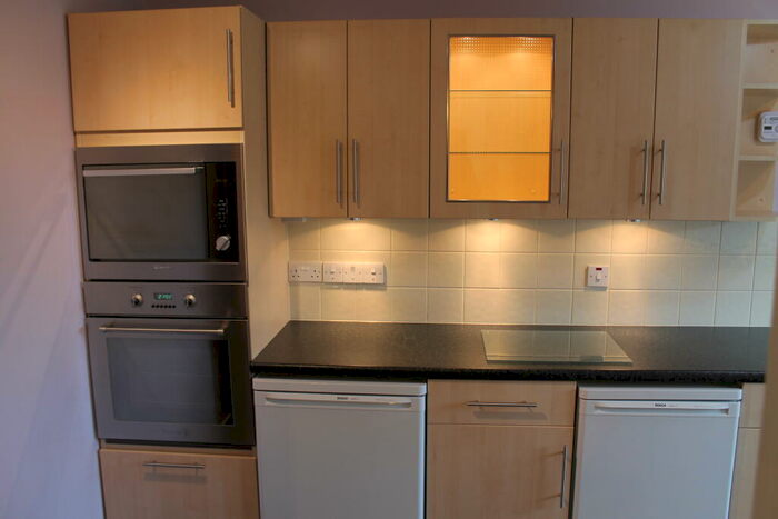 2 Bedroom Flat To Rent In Acacia Avenue, BS23