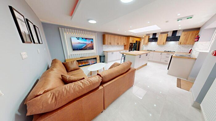 5 Bedroom House To Rent In Selly Hill Road, Selly Oak, Birmingham, B29