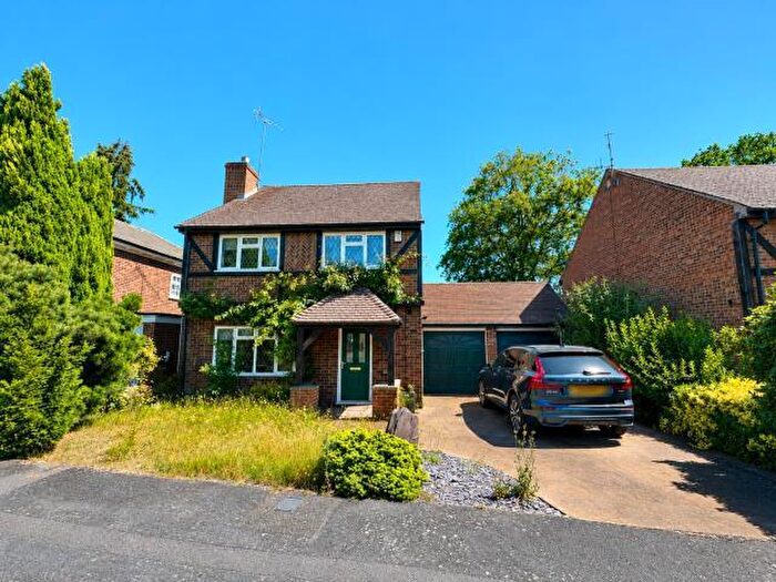 4 Bedroom Detached House For Sale In Windlesham, Surrey, GU20