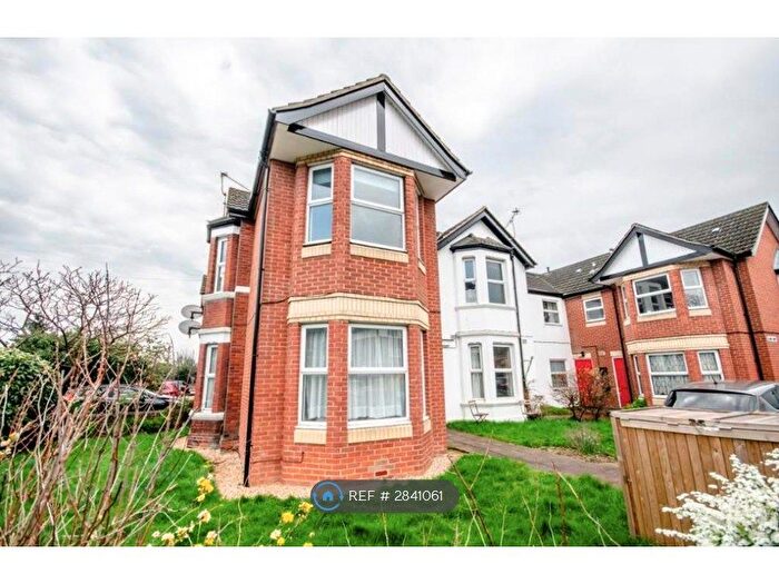 1 Bedroom Flat To Rent In Clare Court, Southampton, SO15