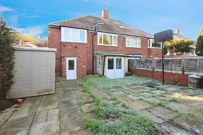 3 Bedroom Semi Detached House For Sale In Kingsway, Garforth, Leeds, LS25
