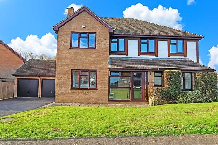 4 Bedroom Detached House For Sale In Shepherds Gate Drive, Grove Green, Maidstone, ME14