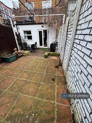 1 Bedroom Flat To Rent In Royal College Street, London, NW1