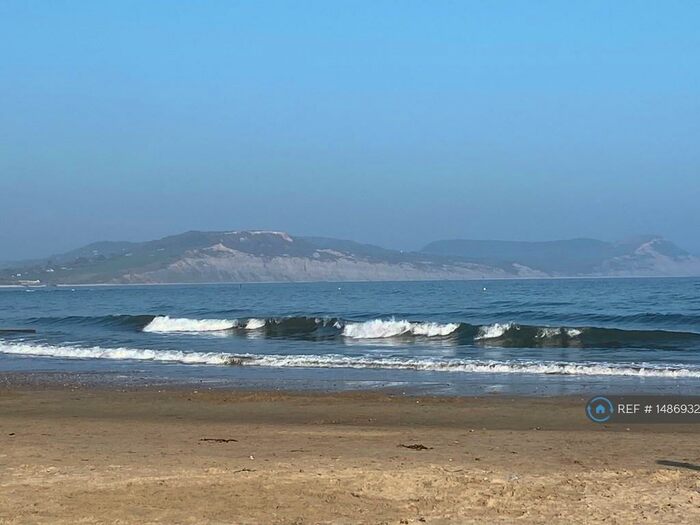 1 Bedroom Flat To Rent In Woodmead Road, Lyme Regis, DT7