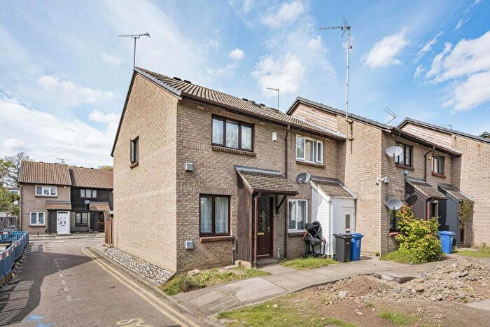 2 Bedroom House For Sale In Pycroft Way, London, N9