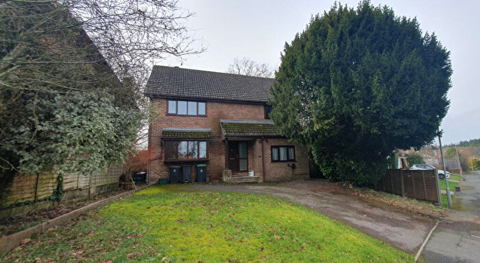 4 Bedroom Detached House To Rent In Alderholt, Dorset, SP6