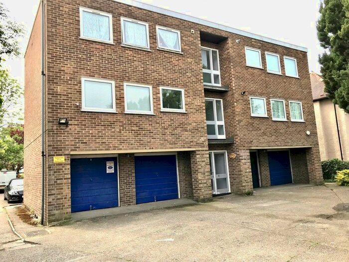 1 Bedroom Flat To Rent In Weald Lane, Harrow Weald, HA3
