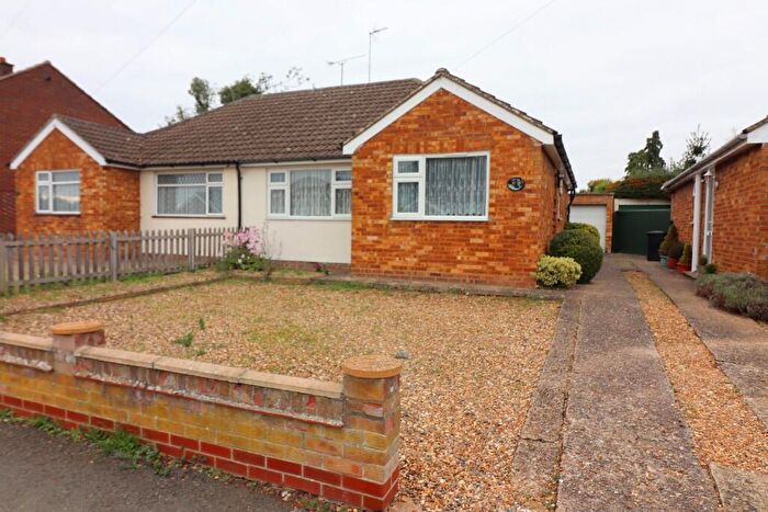 2 Bedroom Semi-Detached Bungalow For Sale In Vicarage Hill, Flitwick, Bedfordshire, MK45