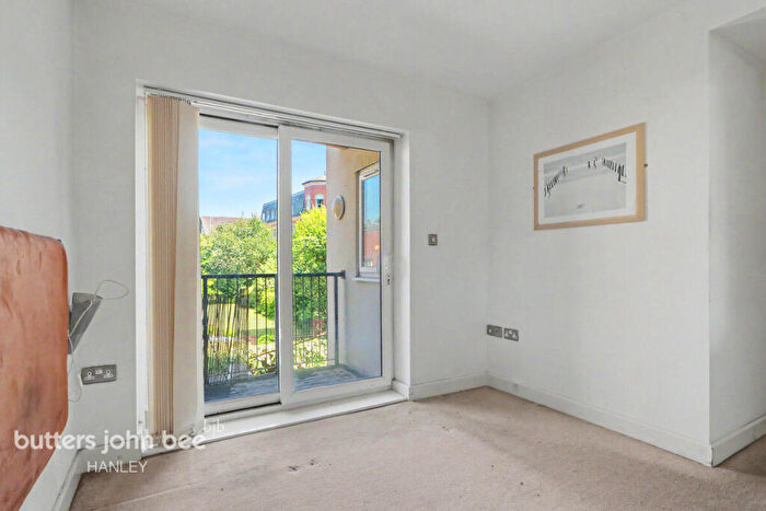 2 Bedroom Apartment For Sale In Salisbury Street, Leek, ST13