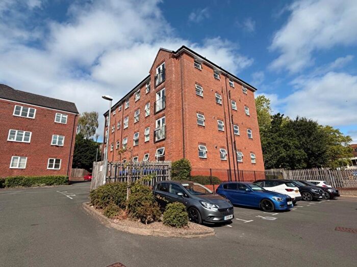 2 Bedroom Apartment To Rent In Brett Young Close, Halesowen, West Midlands, B63