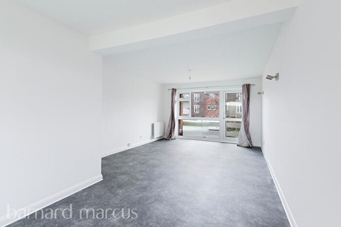 2 Bedroom Flat To Rent In Ladbroke Road, Redhill, RH1