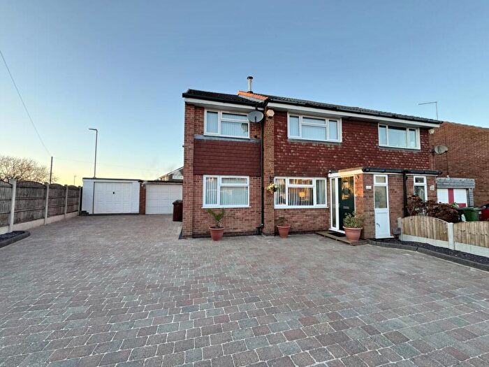 4 Bedroom Semi-Detached House For Sale In Dunrobin Avenue, Garforth, Leeds, LS25