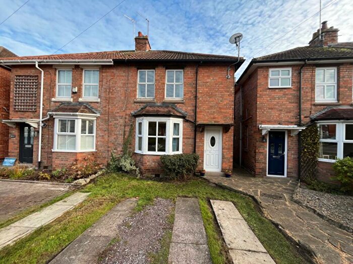 3 Bedroom House To Rent In Newburgh Crescent, Warwick, CV34