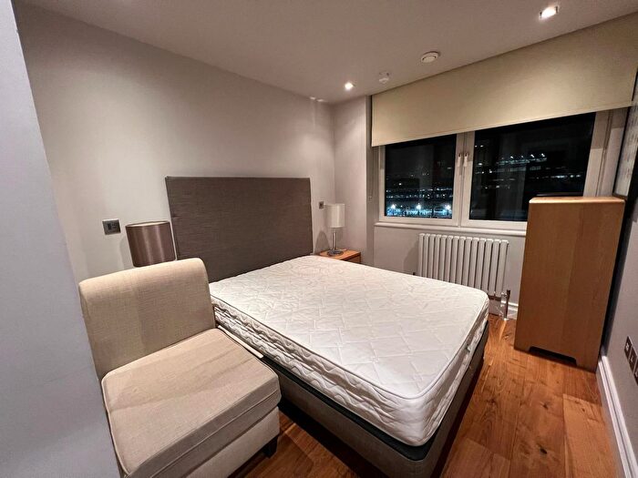 2 Bedroom Flat To Rent In Hansom Building, Bridge Place, London, SW1V