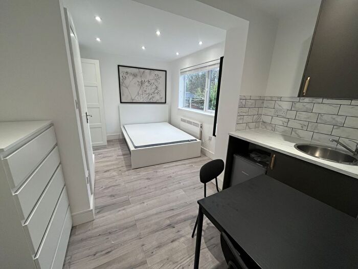 Studio To Rent In Coopers End, CM24