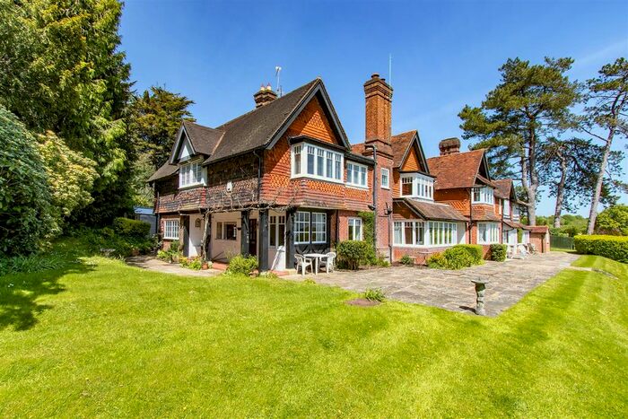 2 Bedroom Flat For Sale In Argos Hill, Rotherfield, Crowborough, TN6