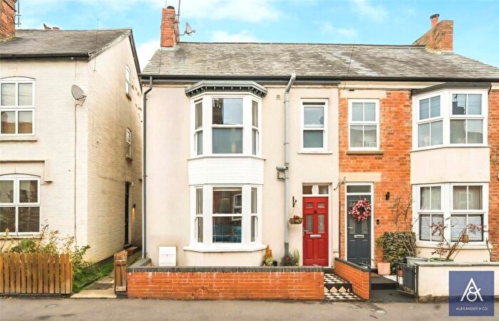 3 Bedroom Semi Detached House For Sale In Halse Road, Brackley, Northamptonshire, NN13