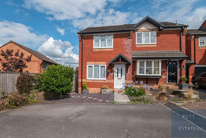 2 Bedroom Semi Detached House For Sale In Jupes Close, Exeter, EX6