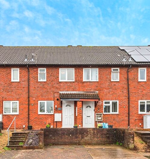 2 Bedroom Terraced House For Sale In Bayleaf Avenue, Swindon, SN2
