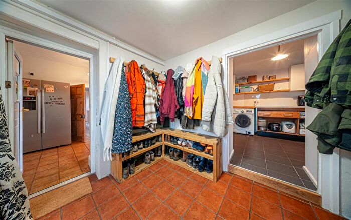 5 Bedroom Detached House For Sale In Canal Bridge, Semington, BA14