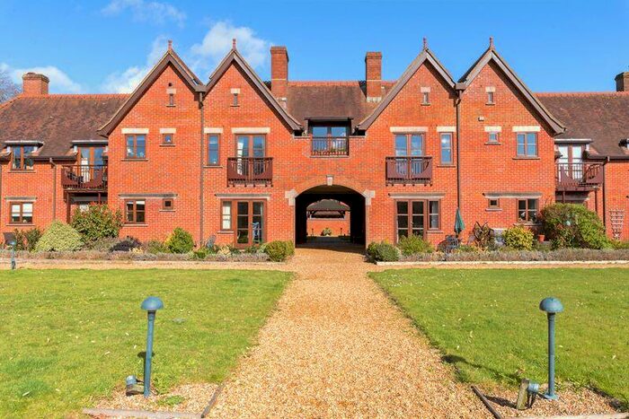 2 Bedroom Apartment To Rent In Short Let Enton Lane, Godalming, GU8