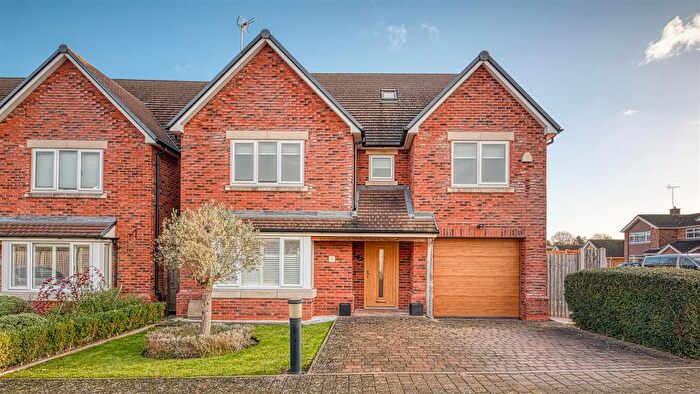 4 Bedroom Detached House For Sale In Lord Scarsdale Court, Duffield, Belper, DE56