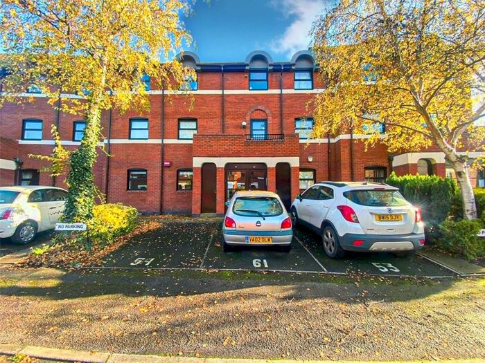 2 Bedroom Apartment To Rent In Alexandra Mews, Tamworth, Staffordshire, B79