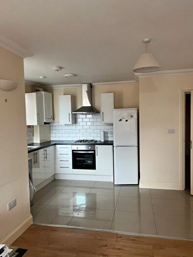 2 Bedroom Flat To Rent In Whitton Road, Hounslow, TW3