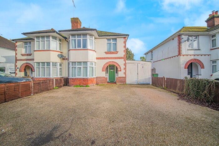 3 Bedroom Semi-Detached House For Sale In Leigh Road, Eastleigh, SO50