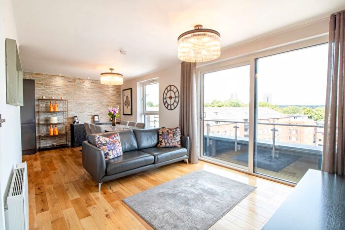 2 Bedroom Flat To Rent In New York Road, Leeds, LS2