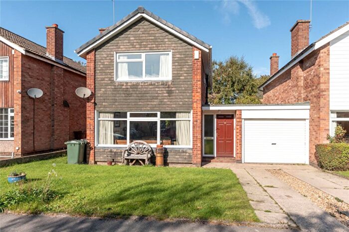 3 Bedroom Link Detached House For Sale In Plantation Avenue, Shadwell, Leeds, LS17