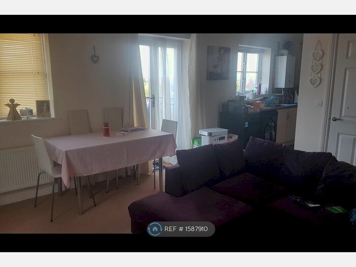 2 Bedroom Flat To Rent In Hendon Court, Monkston Park, Milton Keynes, MK10