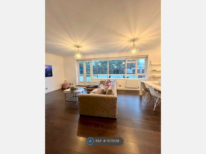 2 Bedroom Flat To Rent In Ashmead, London, N14