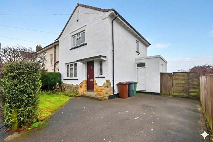 2 Bedroom End Of Terrace House For Sale In Hawthorn Drive, Yeadon, Leeds, West Yorkshire, LS19