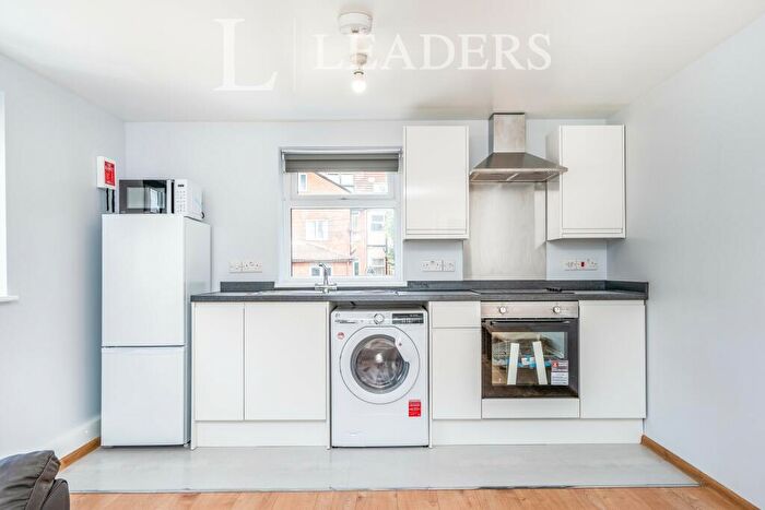 2 Bedroom Apartment To Rent In Commercial Road, Southampton, SO15