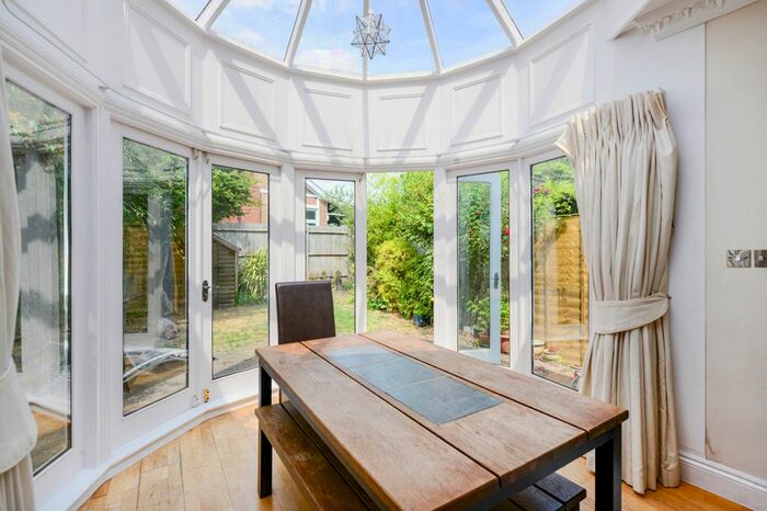 2 Bedroom Flat To Rent In Southdean Gardens, Southfields, SW19