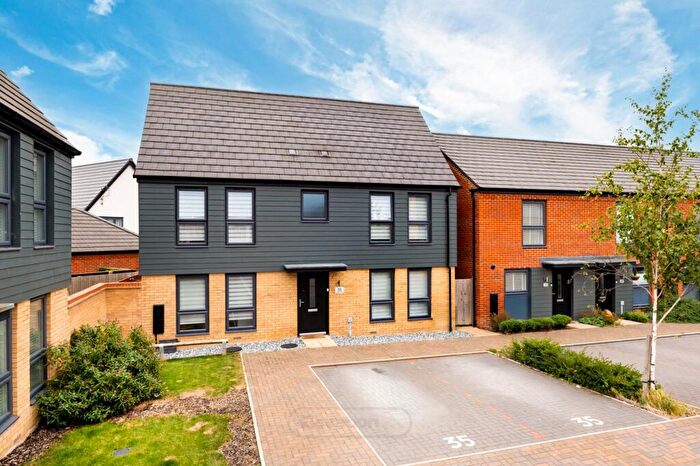 3 Bedroom Detached House For Sale In Acker Bilk Drive, Glebe Farm, Milton Keynes, MK17