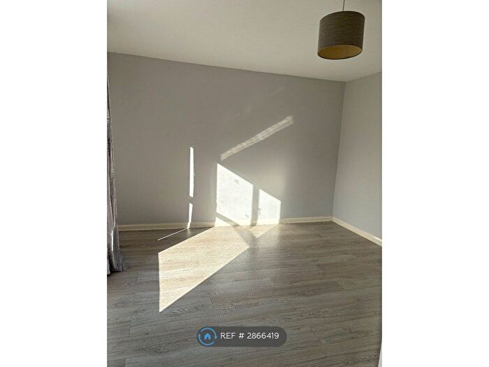 3 Bedroom Semi Detached House To Rent In Saunton Road, Rugby, CV22