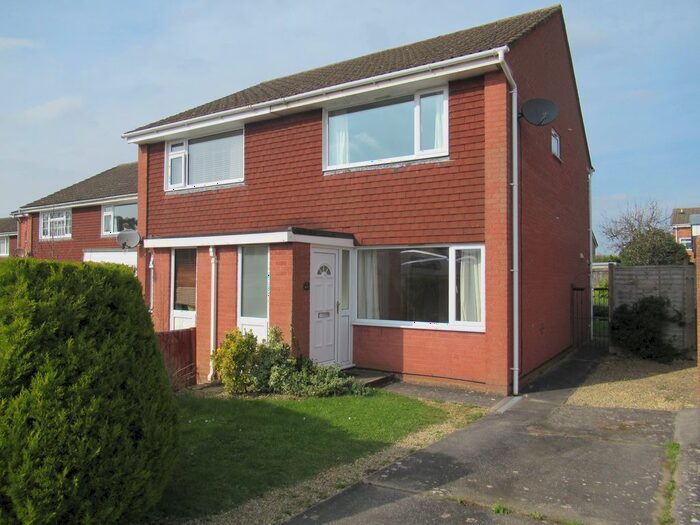 2 Bedroom Semi-Detached House To Rent In Willow Road, Street, BA16