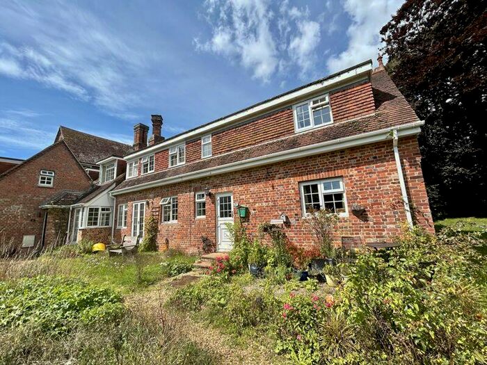 2 Bedroom Cottage For Sale In Horringford, Newport, PO30