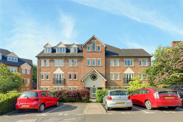 1 Bedroom Flat To Rent In Victory Road, Wanstead, London, E11