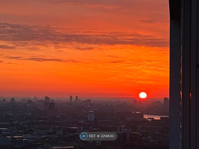 3 Bedroom Flat To Rent In Deacon Street, London, SE17