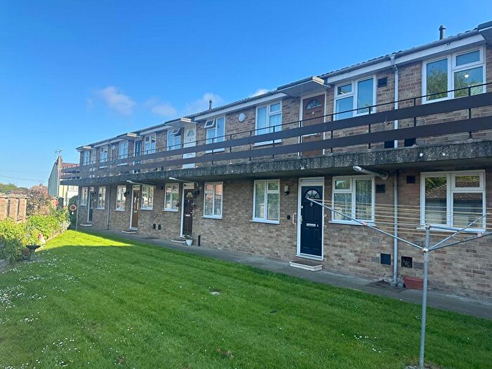 1 Bedroom Flat For Sale In Lancaster Close, Ramsgate, CT12