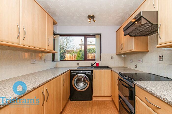 2 Bedroom Detached Bungalow To Rent In Bedlington Gardens, Mapperley, Nottinghamshire, NG3