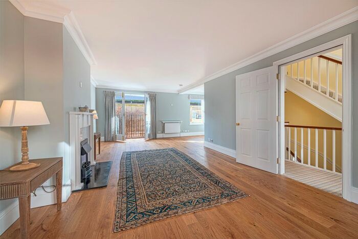 3 Bedroom Terraced House To Rent In Clifton Gate, Chelsea, SW1W